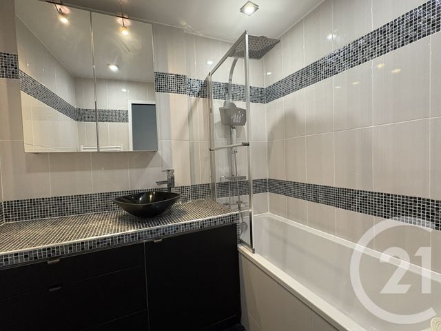 Appartement F3 à vendre - 3 pièces - 56.63 m2 - CRECY LA CHAPELLE - 77 - ILE-DE-FRANCE - Century 21 A.S.M.