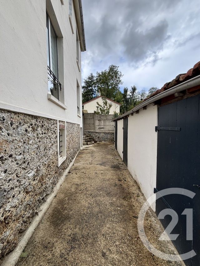 Afficher la photo en grand Appartement F4 à louer - 4 pièces - 93.19 m2 - GUERARD - 77 - ILE-DE-FRANCE - Century 21 A.S.M.