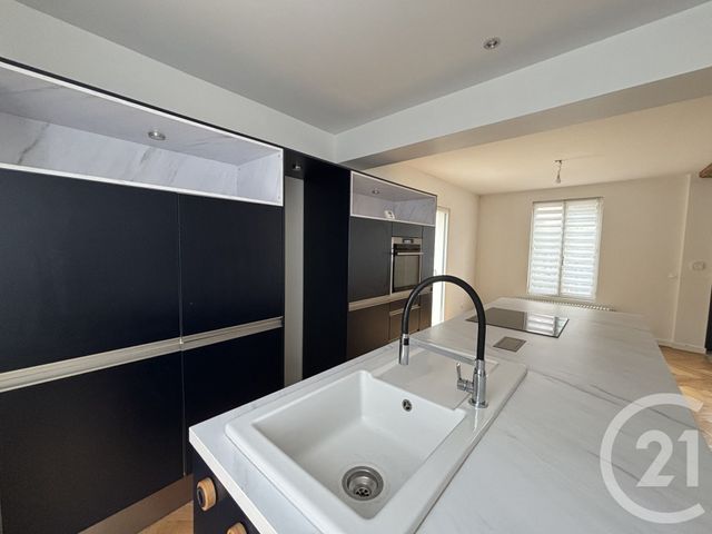 Afficher la photo en grand Appartement F4 à louer - 4 pièces - 93.19 m2 - GUERARD - 77 - ILE-DE-FRANCE - Century 21 A.S.M.