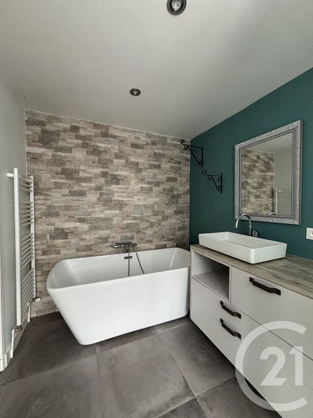 Afficher la photo en grand Appartement F4 à louer - 4 pièces - 93.19 m2 - GUERARD - 77 - ILE-DE-FRANCE - Century 21 A.S.M.