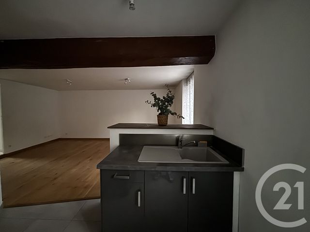 Appartement F2 à louer - 2 pièces - 43.82 m2 - CRECY LA CHAPELLE - 77 - ILE-DE-FRANCE - Century 21 A.S.M.