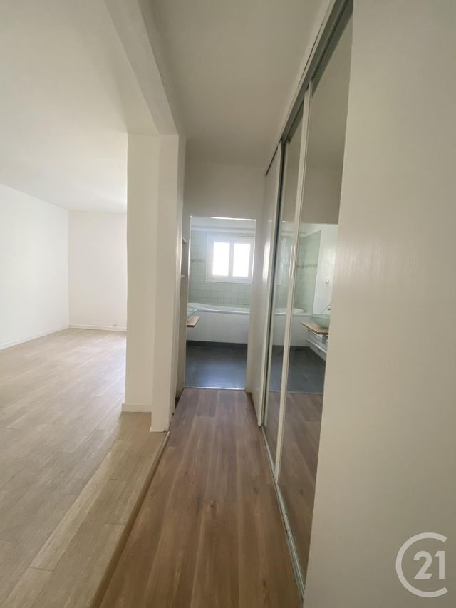Appartement F2 à louer - 2 pièces - 54.57 m2 - LA FERTE SOUS JOUARRE - 77 - ILE-DE-FRANCE - Century 21 A.S.M.