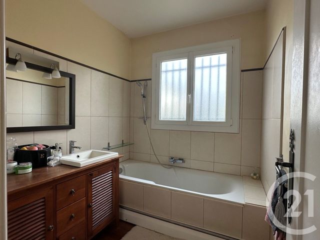 maison à vendre - 6 pièces - 121.34 m2 - CRECY LA CHAPELLE - 77 - ILE-DE-FRANCE - Century 21 A.S.M.