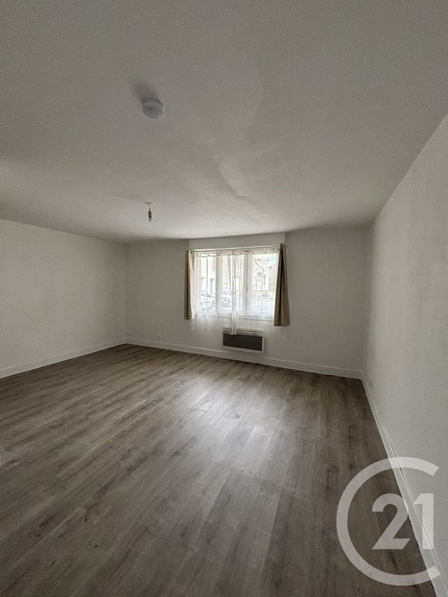 Appartement F1 à louer - 1 pièce - 30.4 m2 - BOULEURS - 77 - ILE-DE-FRANCE - Century 21 A.S.M.