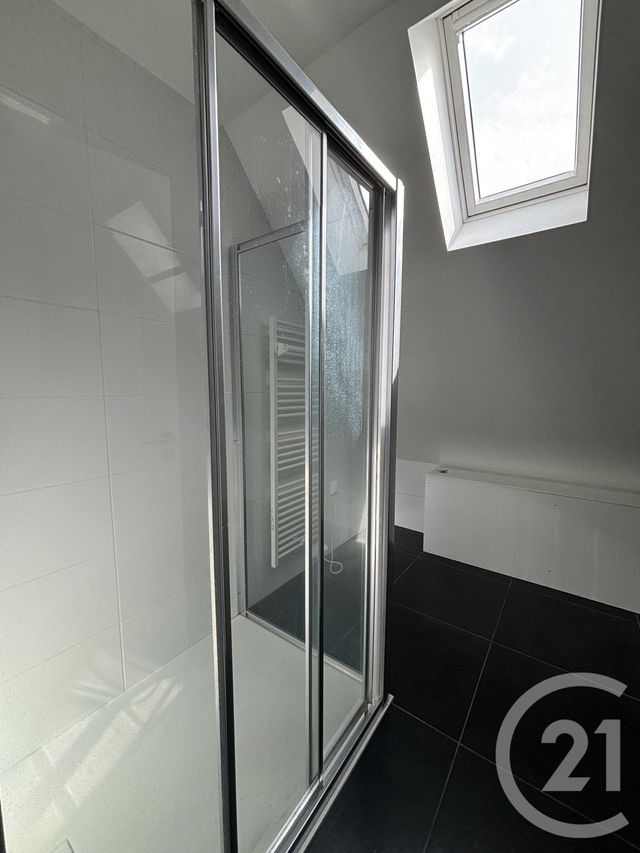 Appartement F2 à louer - 2 pièces - 54.61 m2 - COULOMMIERS - 77 - ILE-DE-FRANCE - Century 21 A.S.M.