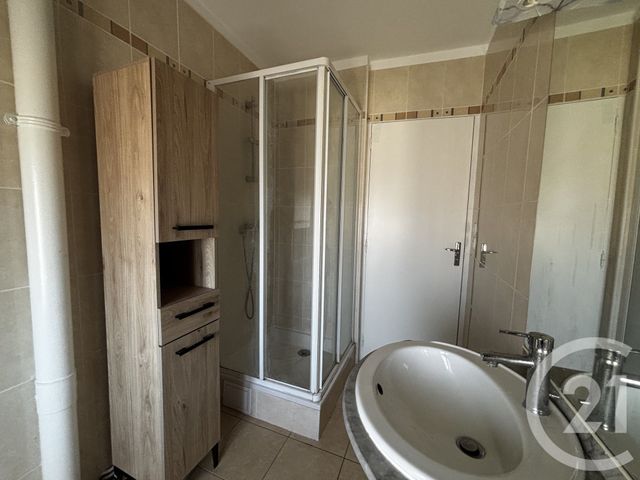 Appartement F4 à louer - 4 pièces - 65.12 m2 - CRECY LA CHAPELLE - 77 - ILE-DE-FRANCE - Century 21 A.S.M.