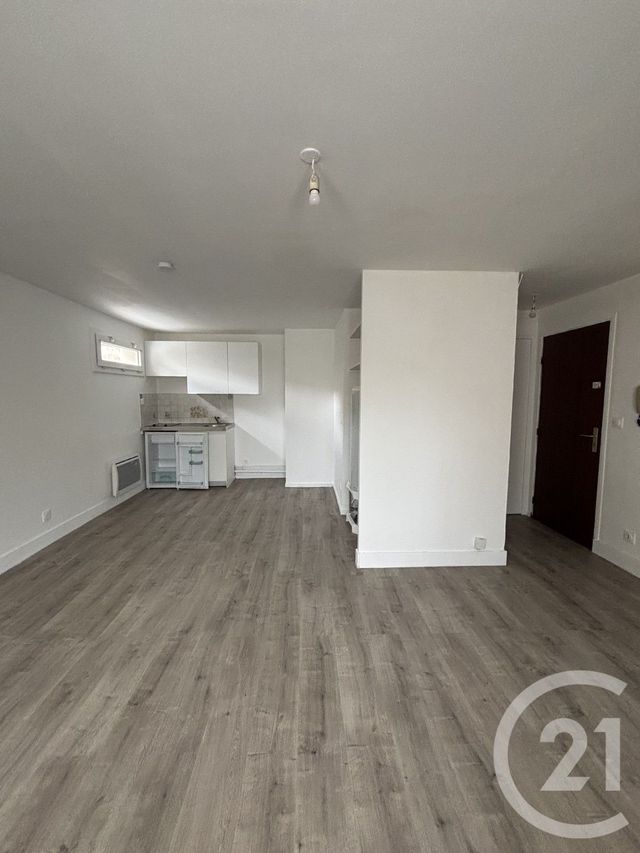 Appartement F1 à louer - 1 pièce - 30.4 m2 - BOULEURS - 77 - ILE-DE-FRANCE - Century 21 A.S.M.